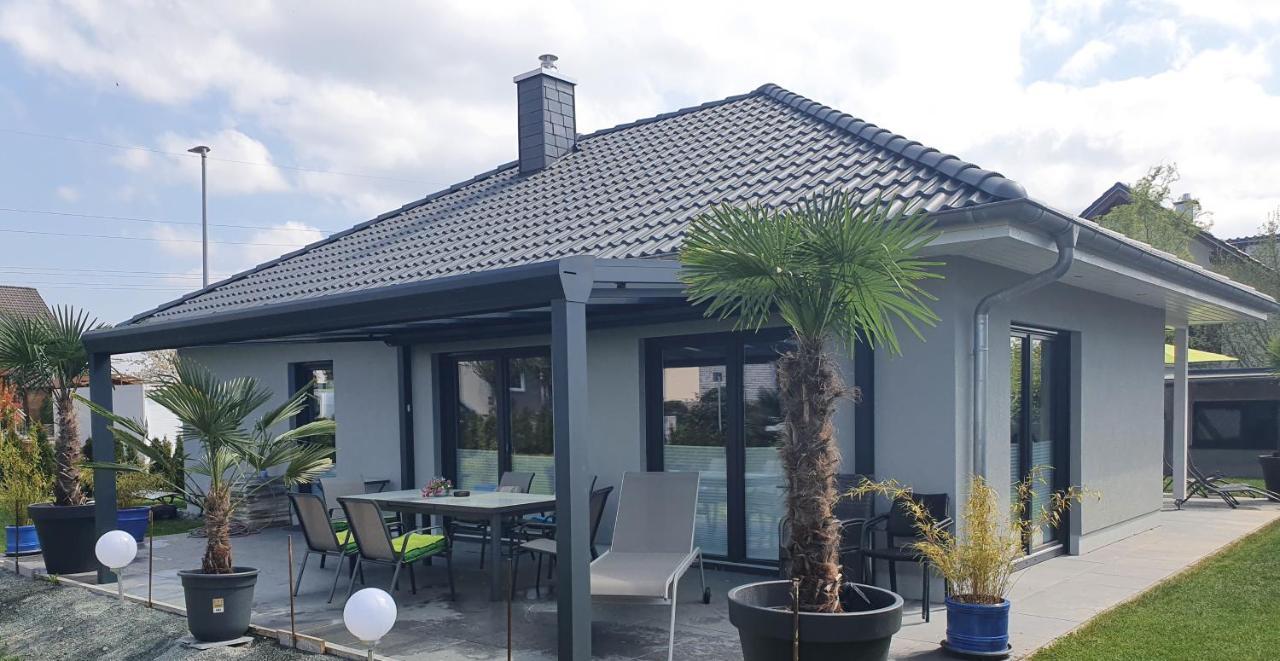 Grosszuegige Unterkunft Mit Terrasse Oberbrechen Exterior photo