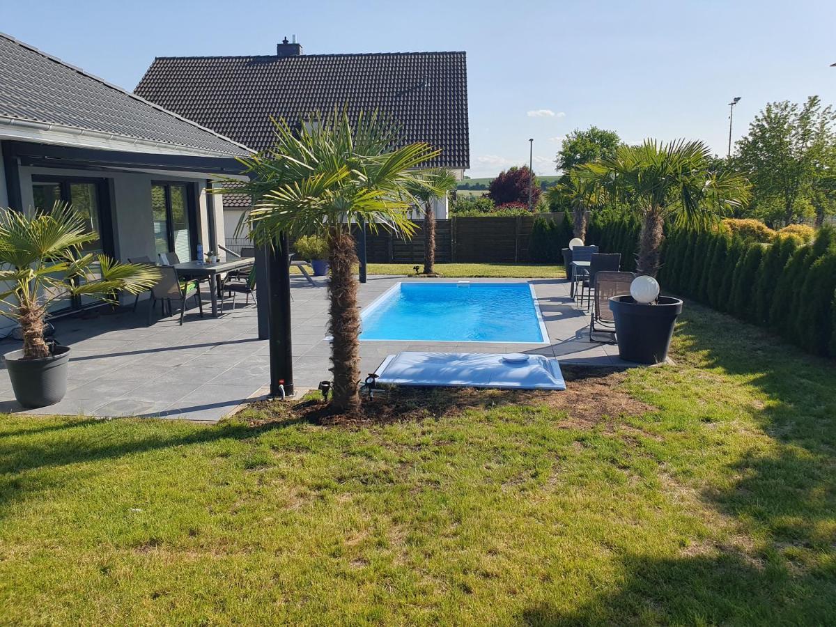 Grosszuegige Unterkunft Mit Terrasse Oberbrechen Exterior photo