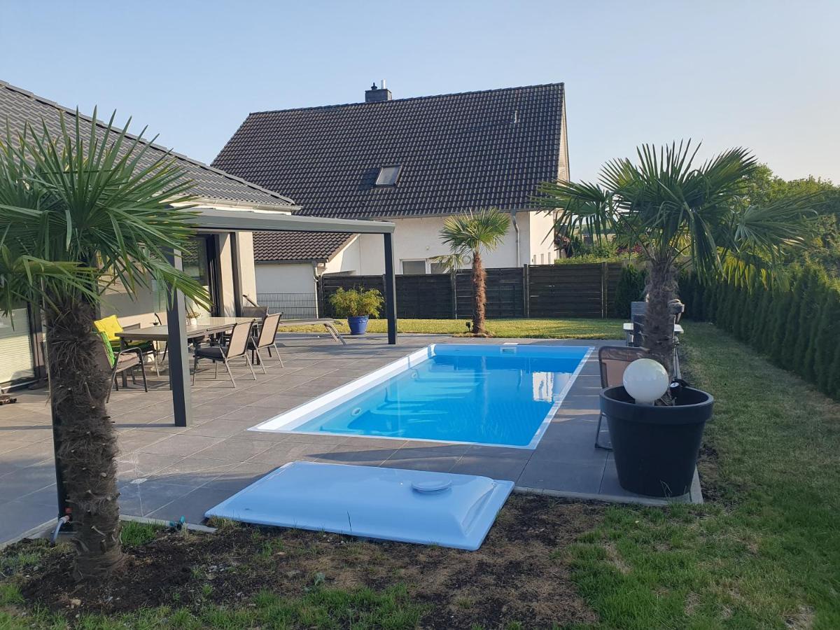 Grosszuegige Unterkunft Mit Terrasse Oberbrechen Exterior photo