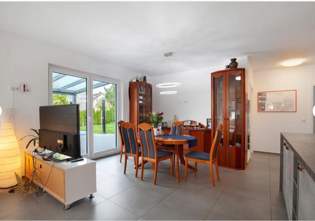 Grosszuegige Unterkunft Mit Terrasse Oberbrechen Exterior photo