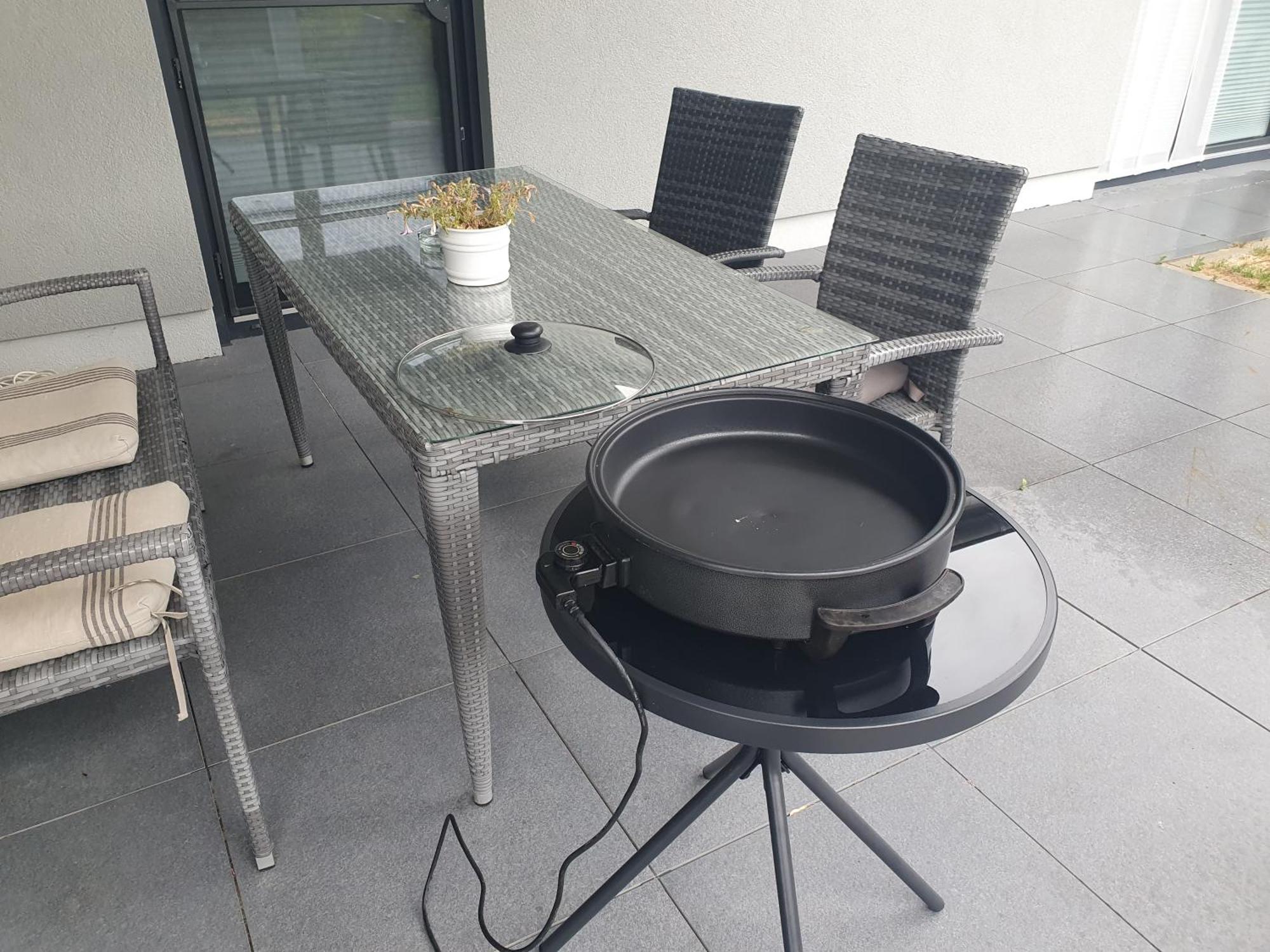 Grosszuegige Unterkunft Mit Terrasse Oberbrechen Exterior photo